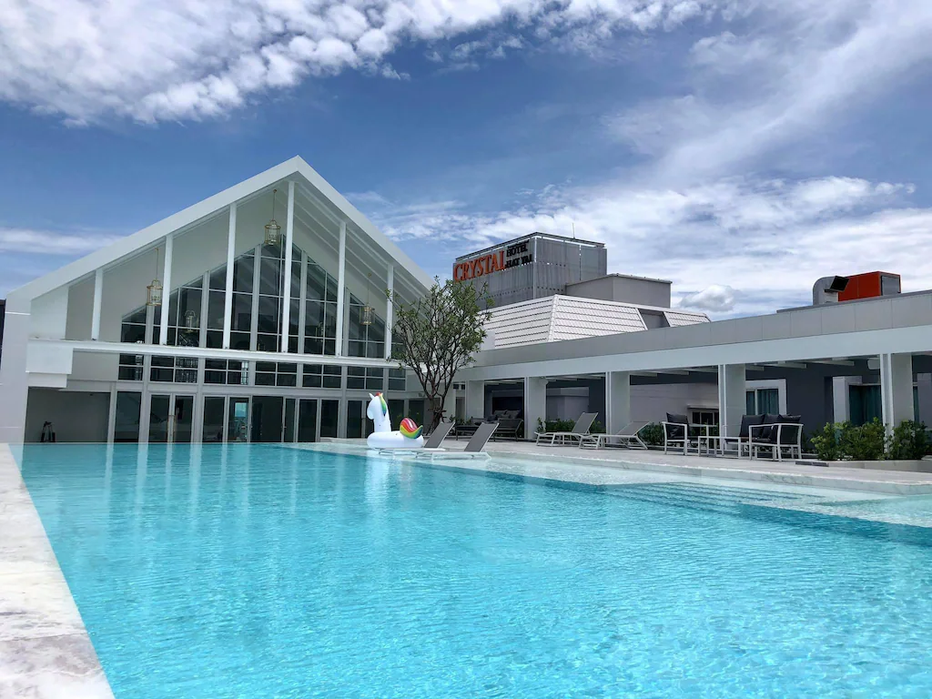 Crystal Hotel Hat Yai luxury stay