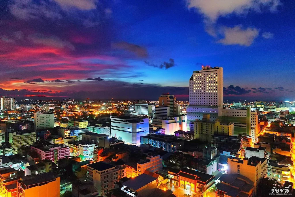 Night View of Lee Gardens Plaza Hotel
