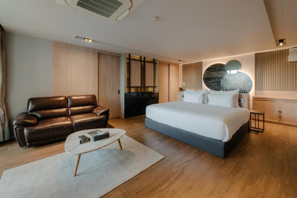 Richmann Resort Hotel Deluxe Pool View Room