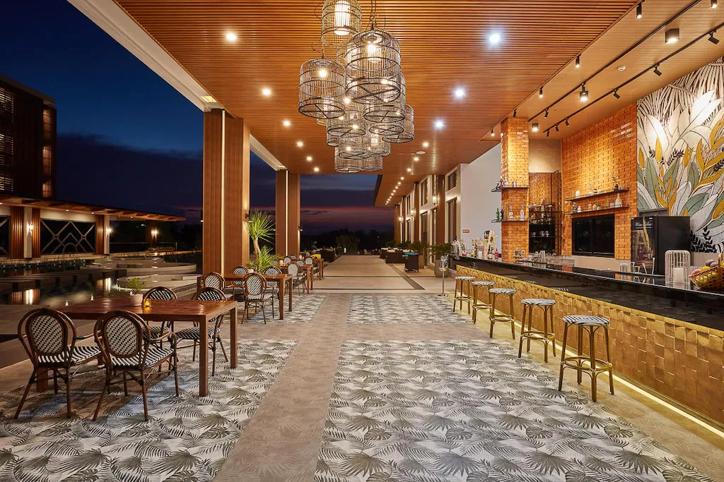 Laguna Grand Hotel Lobby Lounge & Bar