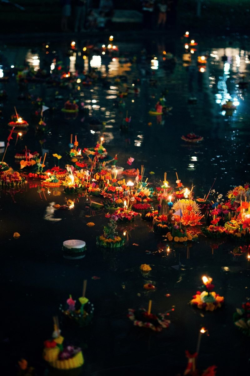 Loy Krathong 2025 festival in Hat Yai with krathongs and lanterns on the water at Khlong Hae